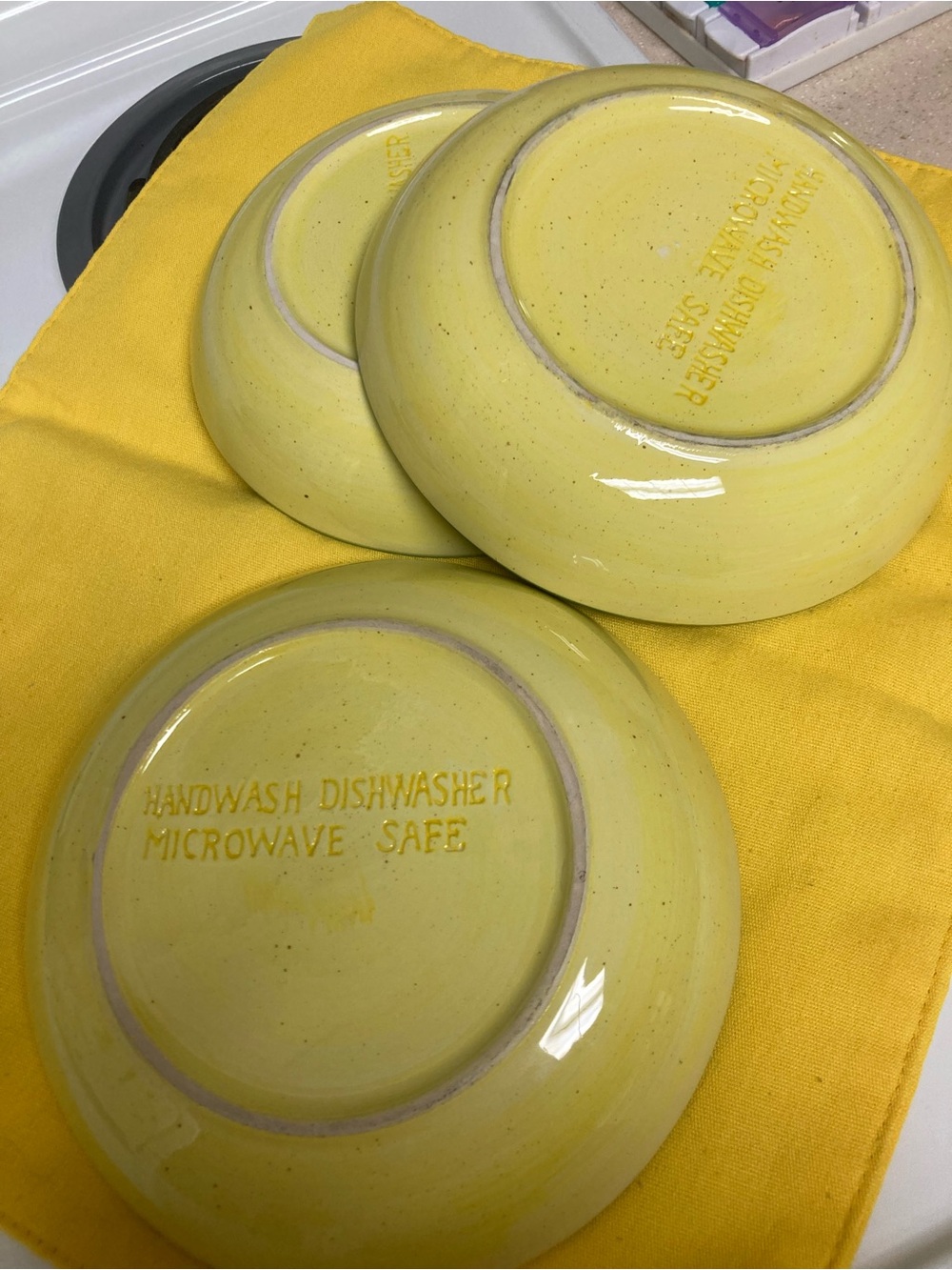 Hand-Painted Ceramic Serving Bowls in Green and Yellow - Set of 3 - Picture 5 of 6